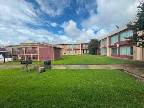 Express Inn & Suites Greensville TX