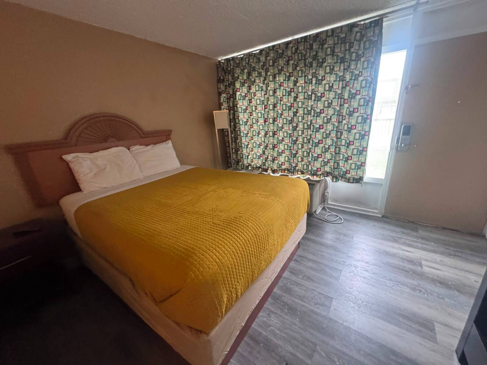 Premium bedding, down comforters, in-room safe, desk