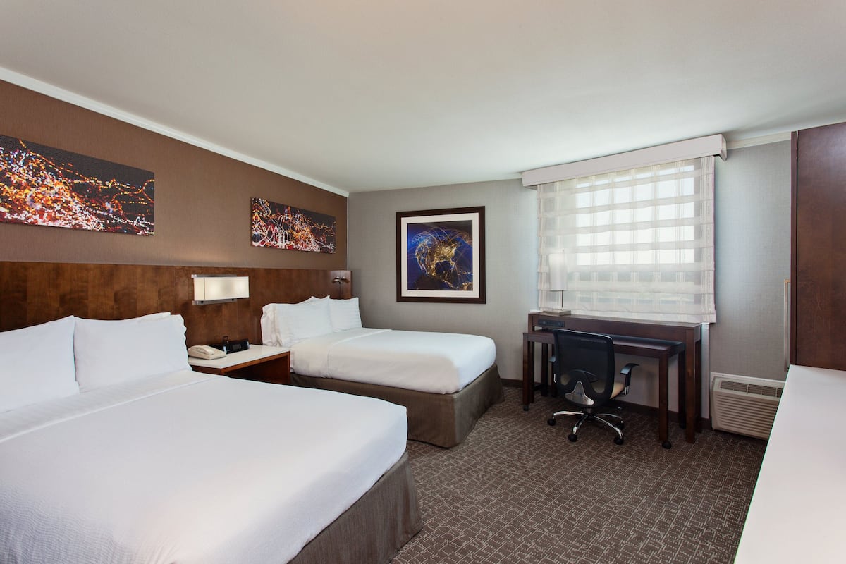 Zimmersafe, Schreibtisch, laptopgeeigneter Arbeitsplatz