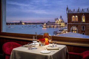 Alfresco dining 