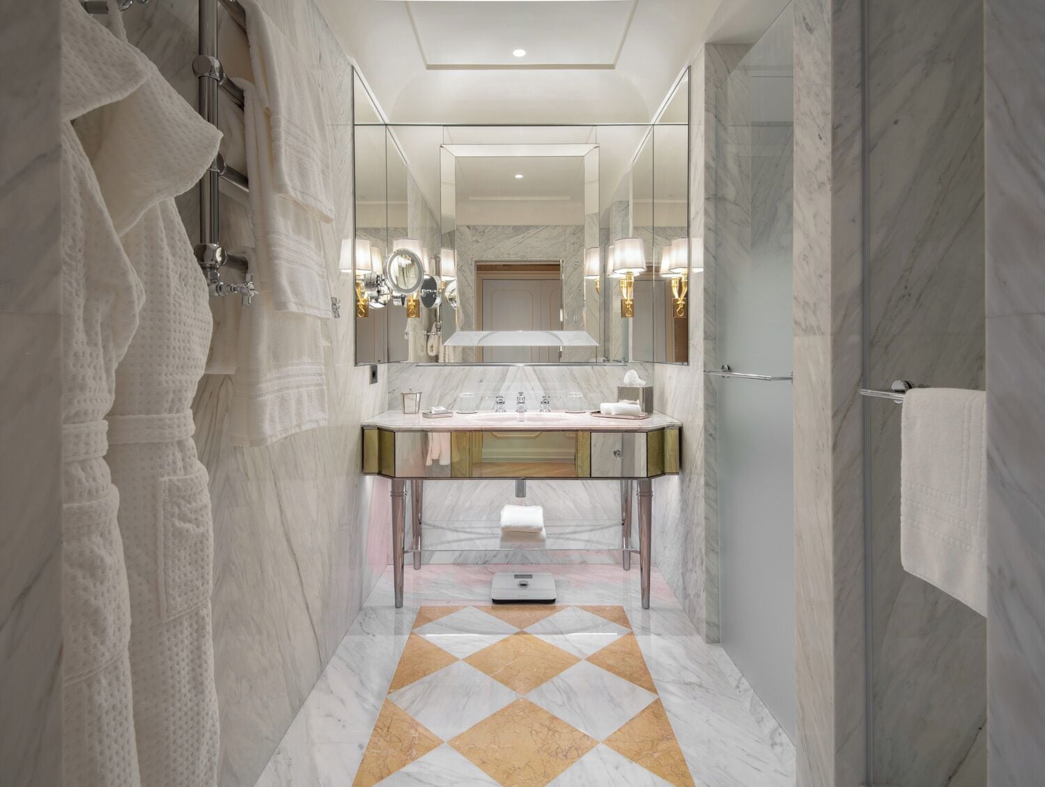 Combined shower/tub, free toiletries, hair dryer, bathrobes