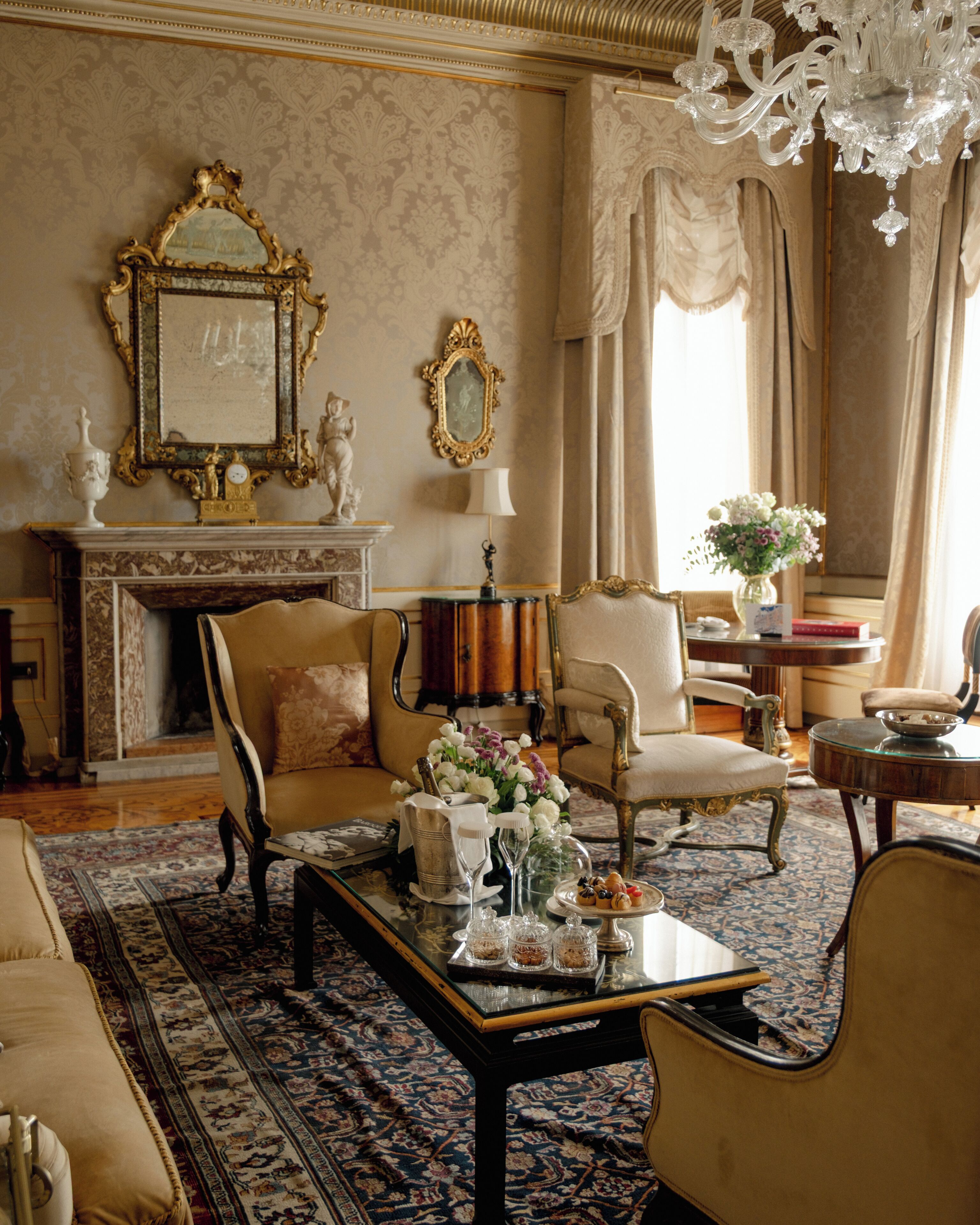 signature suite | hypo-allergenic bedding, minibar, in-room safe, desk