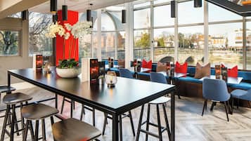 Breakfast, lunch, dinner served; British cuisine