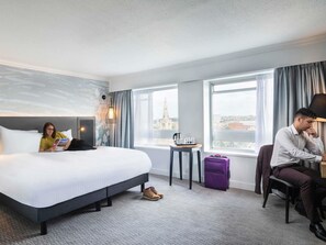Privilege, Room, 1 King Bed, City View | Premium bedding, Select Comfort beds, in-room safe, desk - Mercure Bedford Centre Hotel (Bedford)
