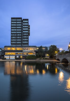 Water view - Mercure Bedford Centre Hotel (Bedford)