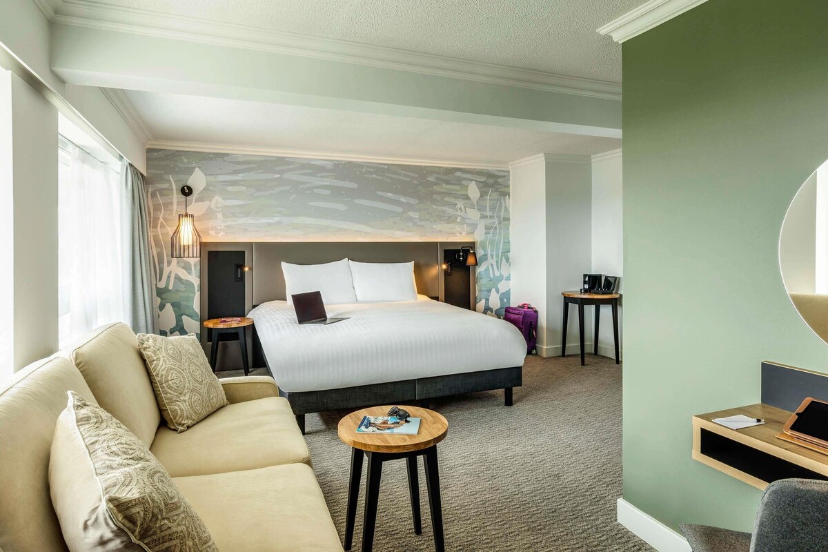 Suite Superior, 1 letto matrimoniale con divano letto, vista città | Biancheria da letto di alta qualità, materassi Select Comfort