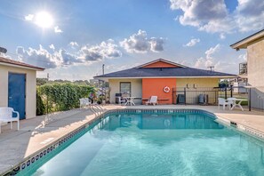 Seasonal outdoor pool