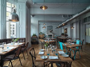 Bar (on property) - Radisson Blu Hotel, London South Kensington (London)
