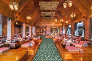 4 restaurants, breakfast, lunch, dinner served; international cuisine