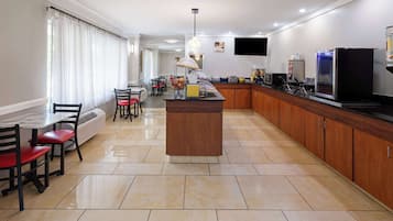 Free daily continental breakfast