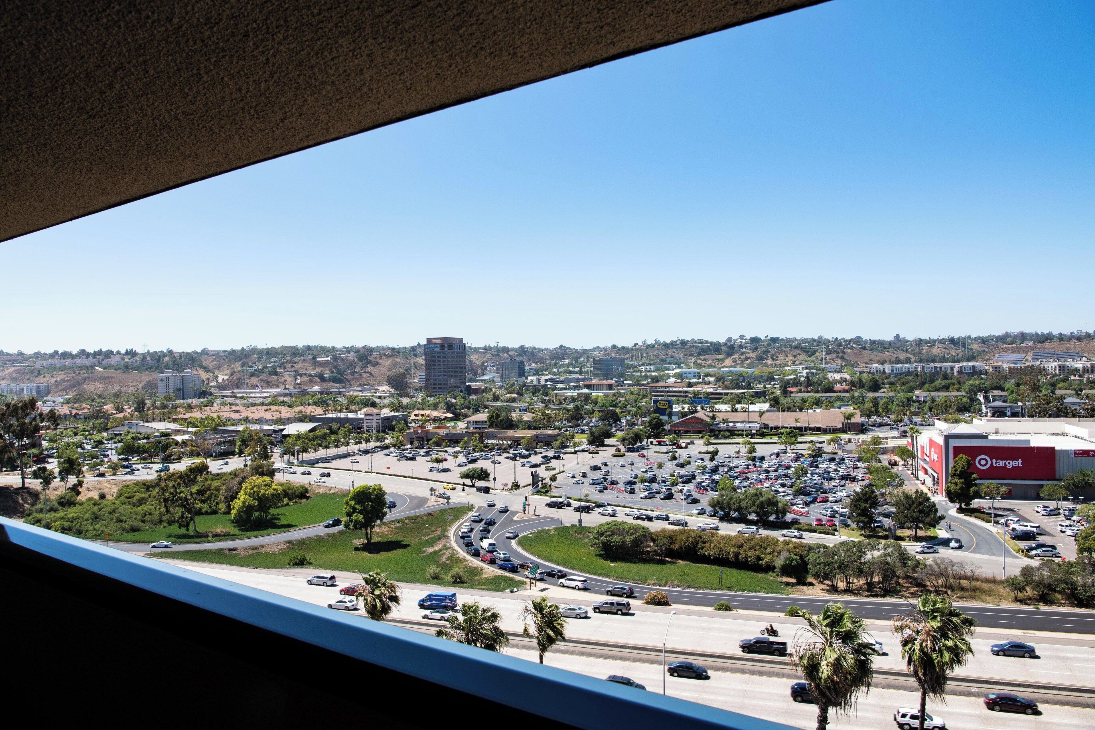 room, 1 king bed (balcony) | premium bedding, down duvets, pillow-top beds, in-room safe