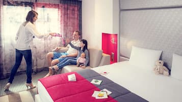 Habitación superior, 1 cama matrimonial y sofá cama | 1 habitación, ropa de cama de alta calidad y minibar