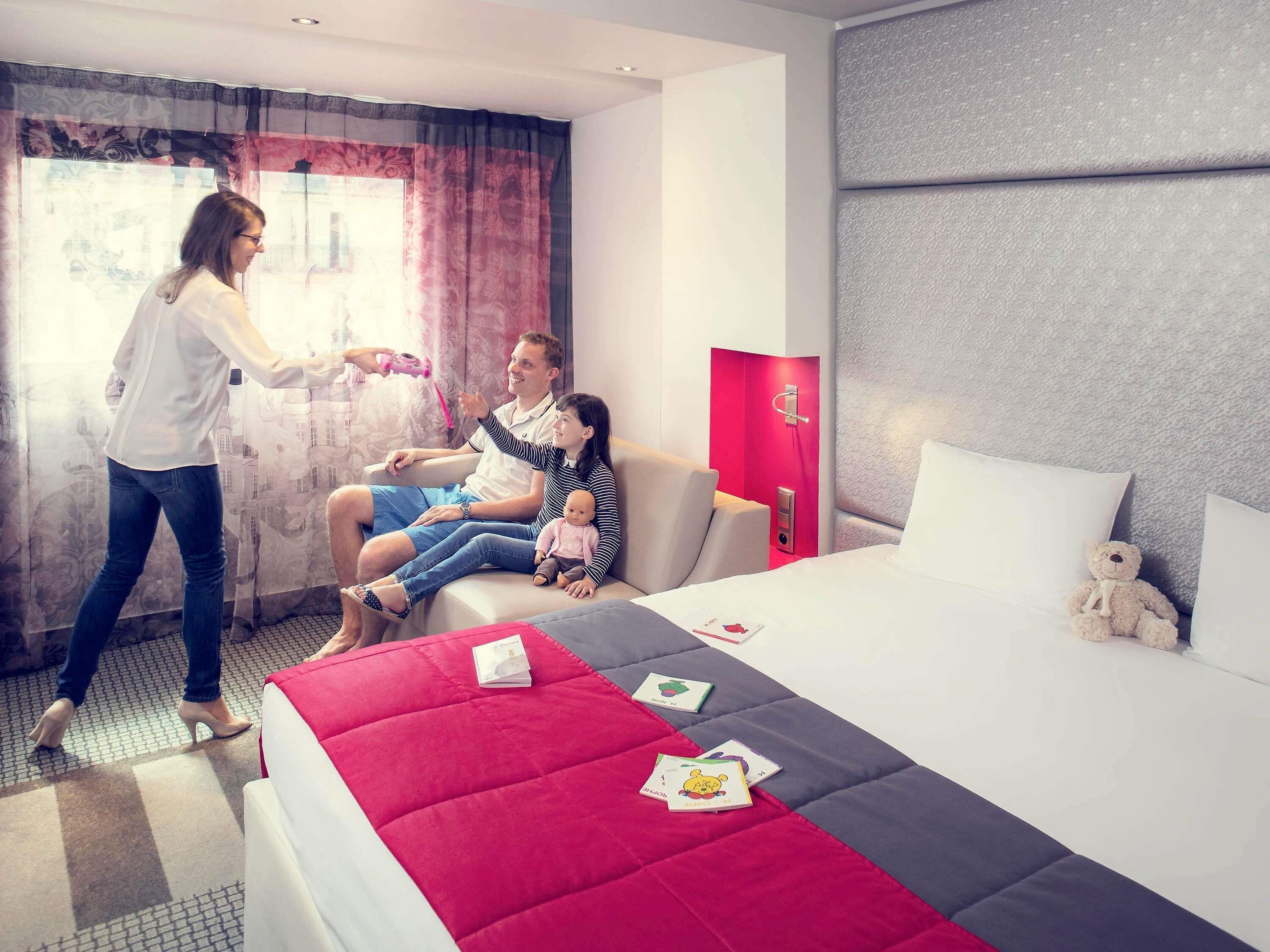 Habitación superior, 1 cama matrimonial y sofá cama | Ropa de cama de alta calidad y minibar 