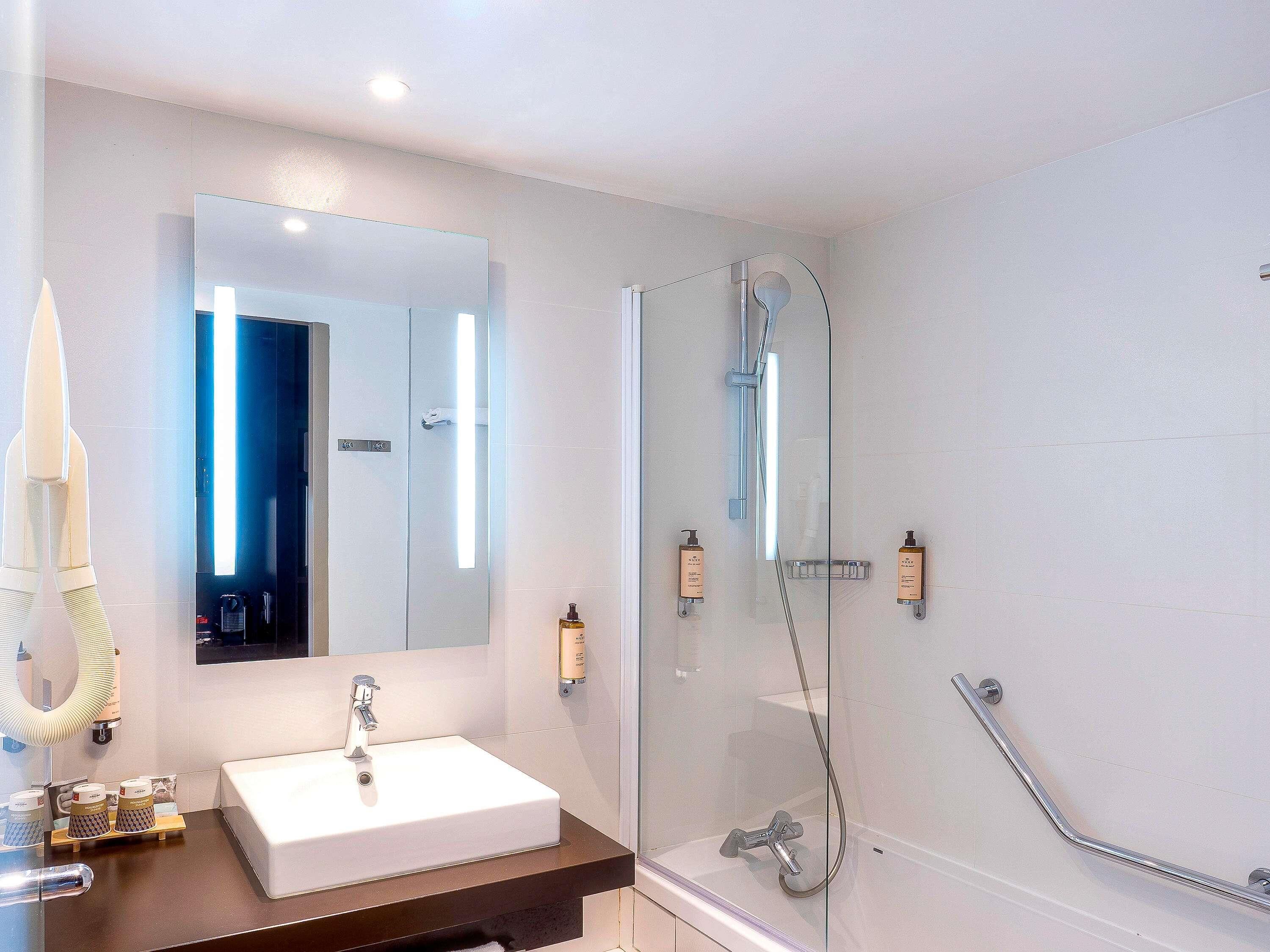 Room, 1 Double Bed (PrivilegeEiffel Tower or Sacré Coeur) | Premium bedding, minibar, in-room safe, desk