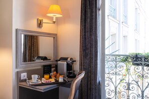 In-room safe, desk, blackout drapes, soundproofing