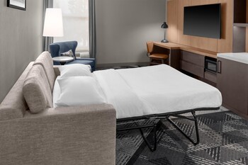 DoubleTree by Hilton Dayton Fairborn