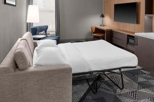 DoubleTree by Hilton Dayton Fairborn