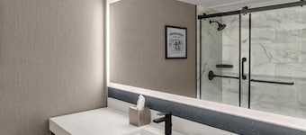 DoubleTree by Hilton Dayton Fairborn