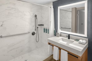 Bathroom shower - DoubleTree by Hilton Dayton Fairborn (Fairborn)
