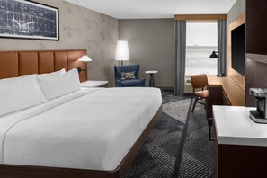 Premium bedding, pillowtop beds, in-room safe, desk - DoubleTree by Hilton Dayton Fairborn (Fairborn)
