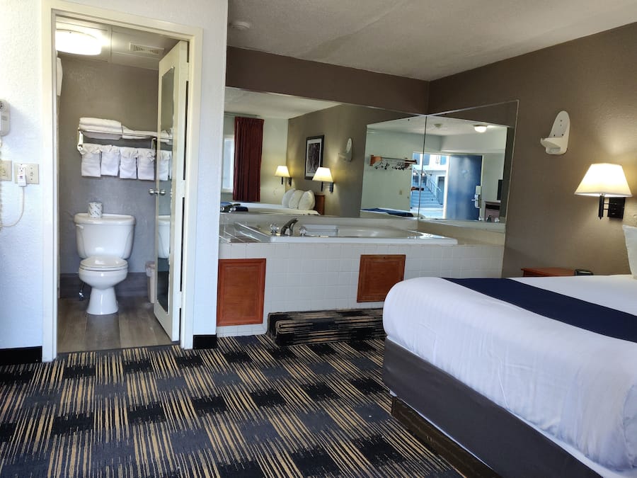 Free cots/infant beds, free WiFi, bed sheets