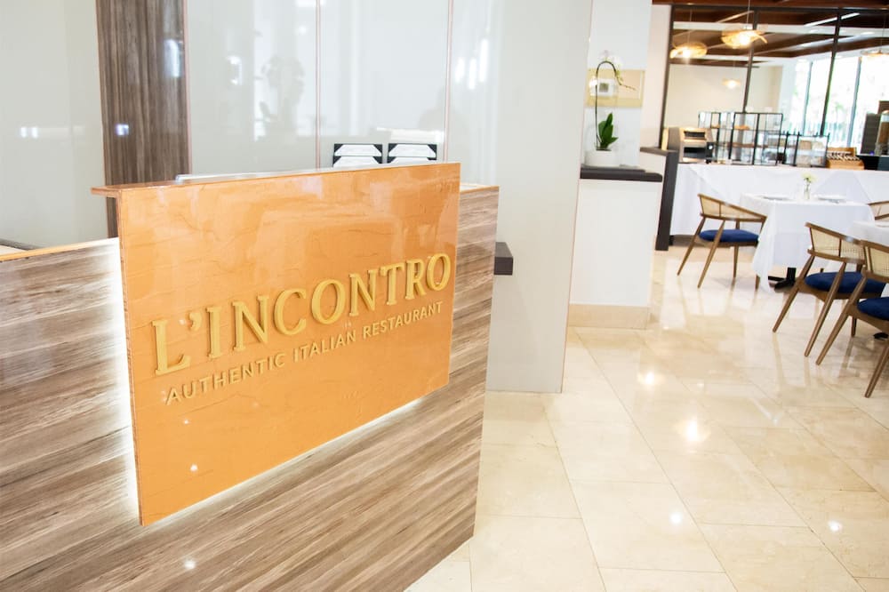 Regency Miami Airport by Sonesta