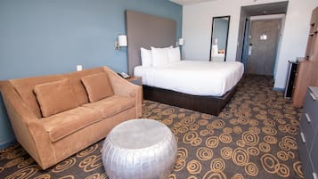 Suite junior, 1 cama King size, para no fumadores, balcón | Ropa de cama de alta calidad y camas con pillow-top