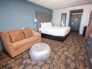 Junior Suite, 1 King Bed, Non Smoking, Balcony | Premium bedding, pillowtop beds, in-room safe, desk - Regency Miami Airport by Sonesta (Miami)