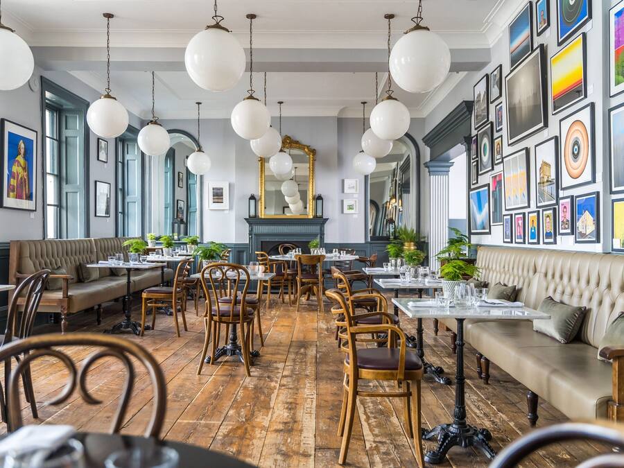 Serviço de café da manhã, culinária britânica, restaurante ao ar livre