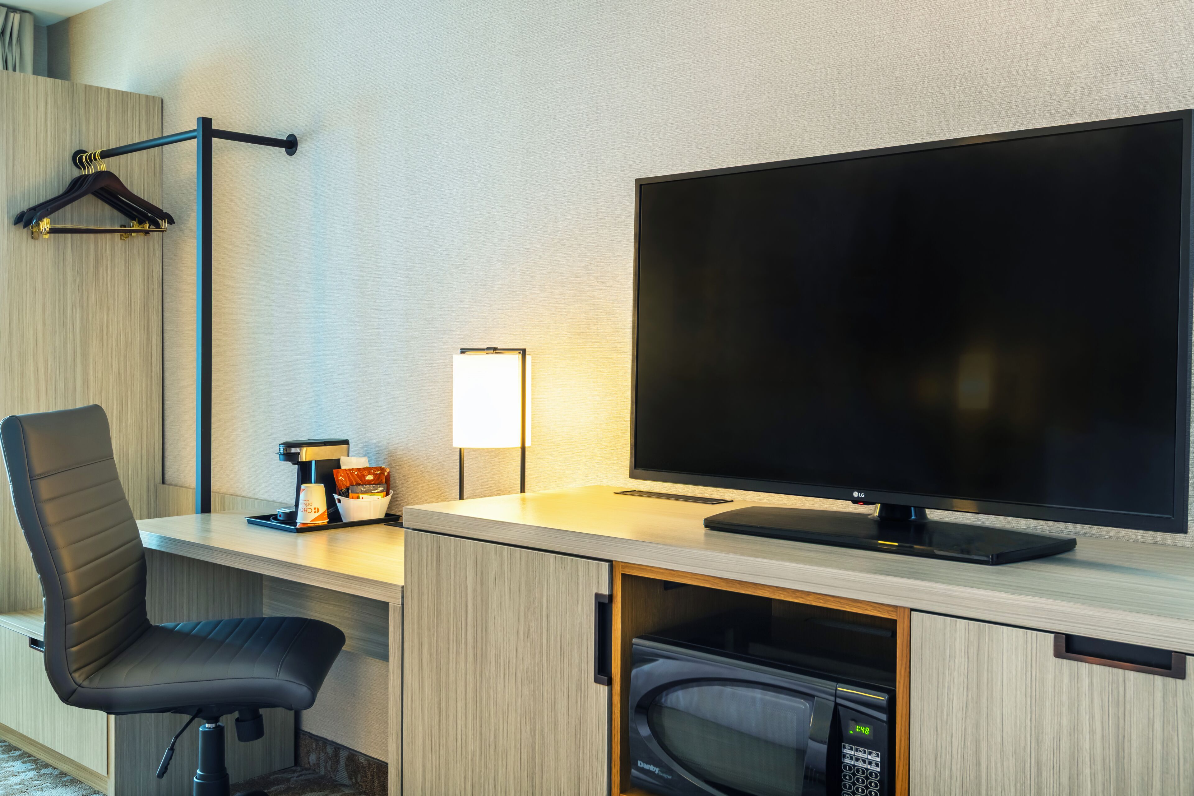 Room, 1 King Bed, Non Smoking ( Upgrade)