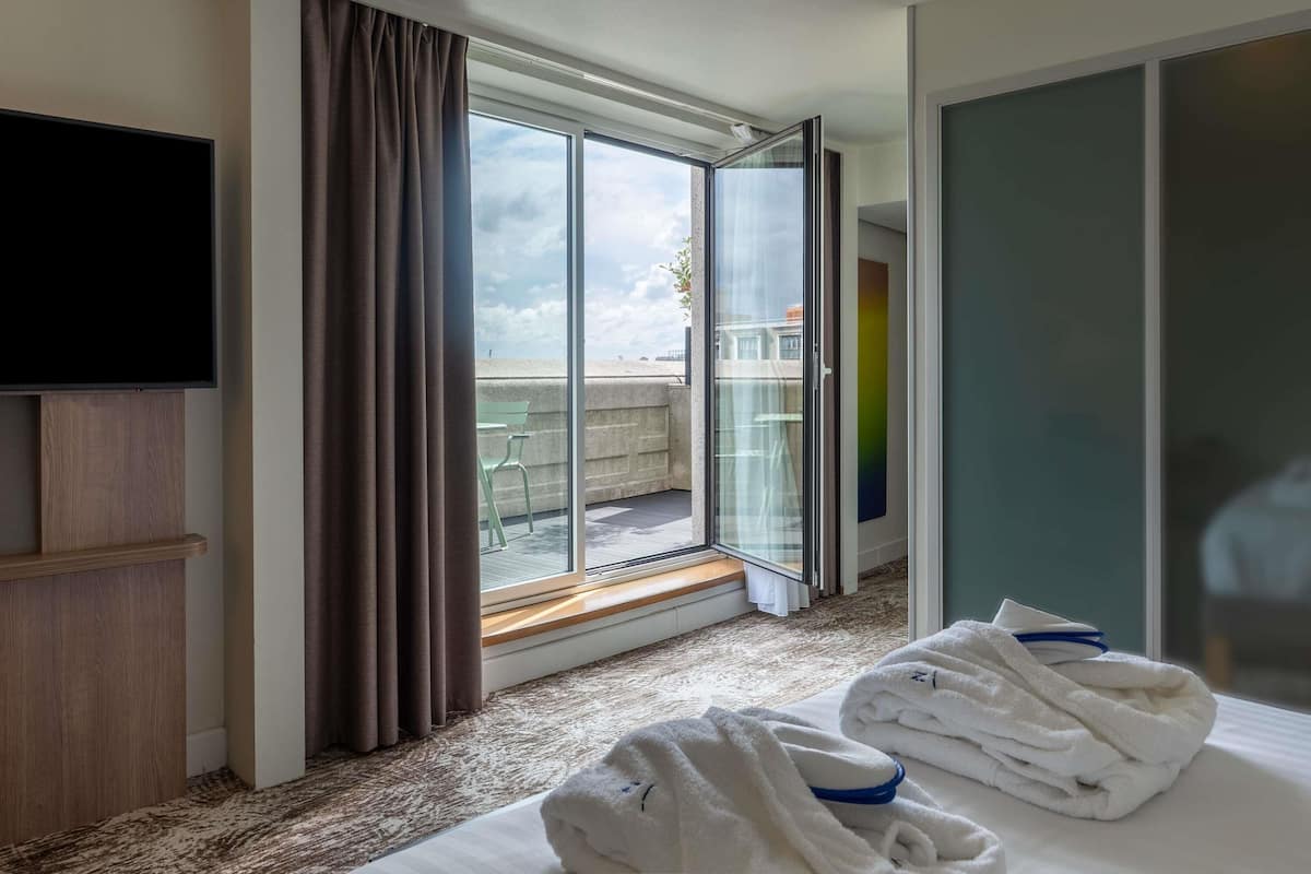 Rom – executive, 1 dobbeltseng, terrasse | Sengetøy av topp kvalitet, senger med overmadrass og minibar