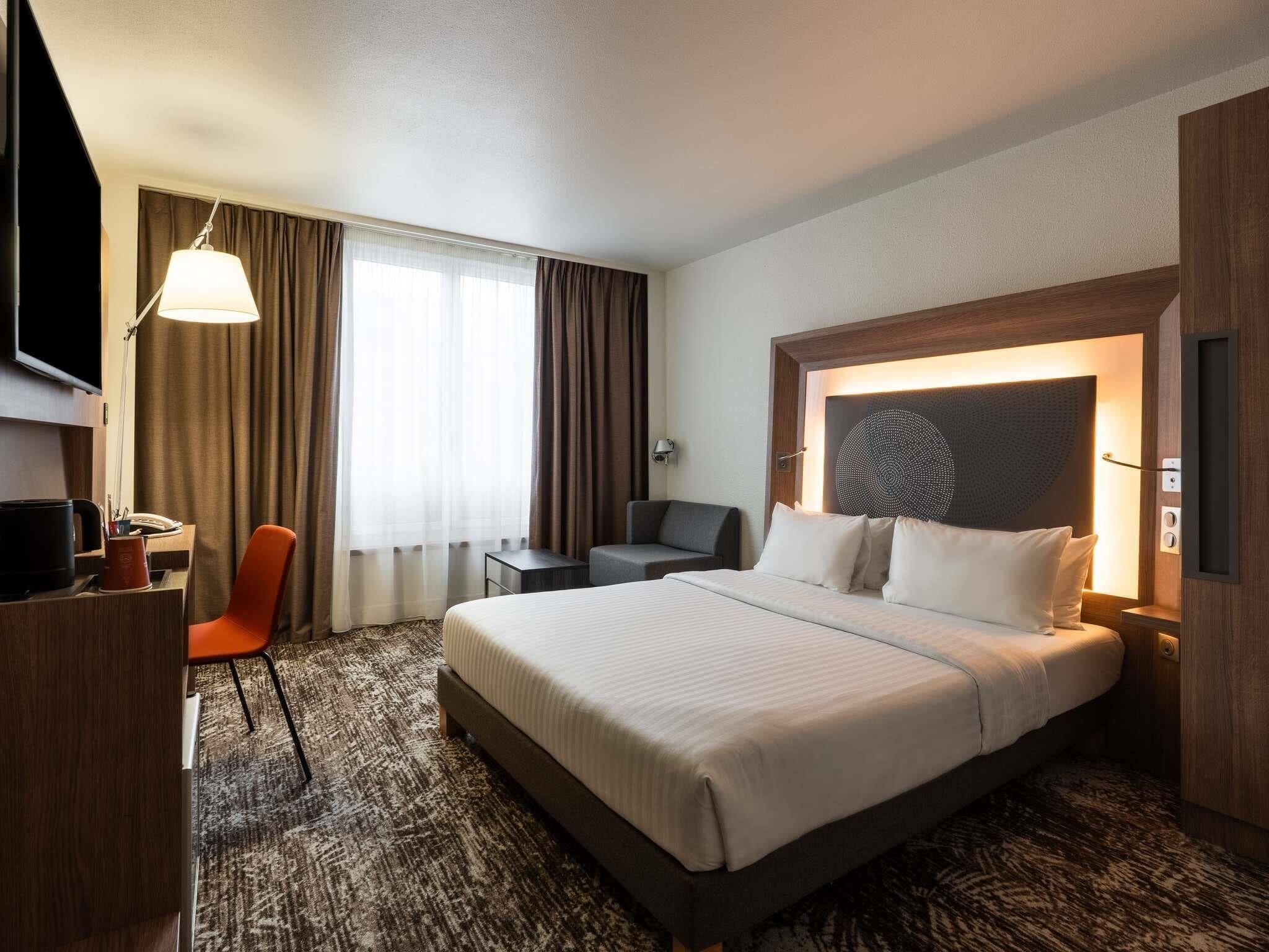Chambre Standard, 1 grand lit | Literie de qualité supérieure, surmatelas, minibar