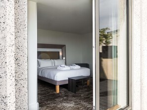 Executive Room, 1 Double Bed, Terrace | Premium bedding, pillowtop beds, minibar, in-room safe