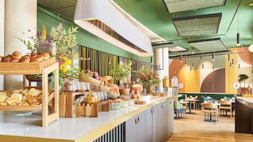 Se sirven desayunos, almuerzos, cenas y cocina francesa