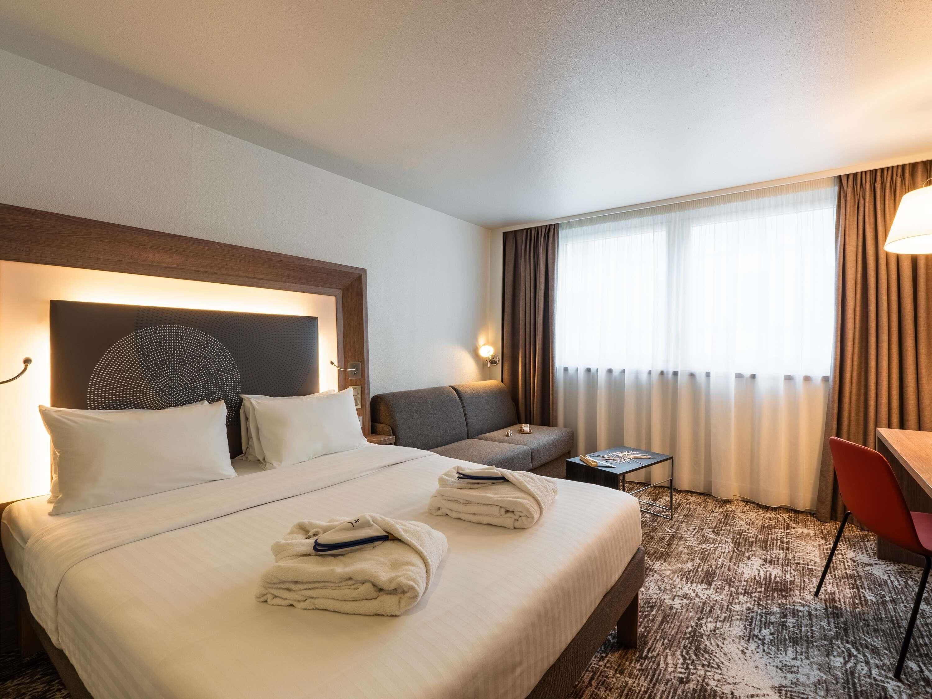 Rom – executive, 1 queensize-seng med sovesofa | Sengetøy av topp kvalitet, senger med overmadrass og minibar