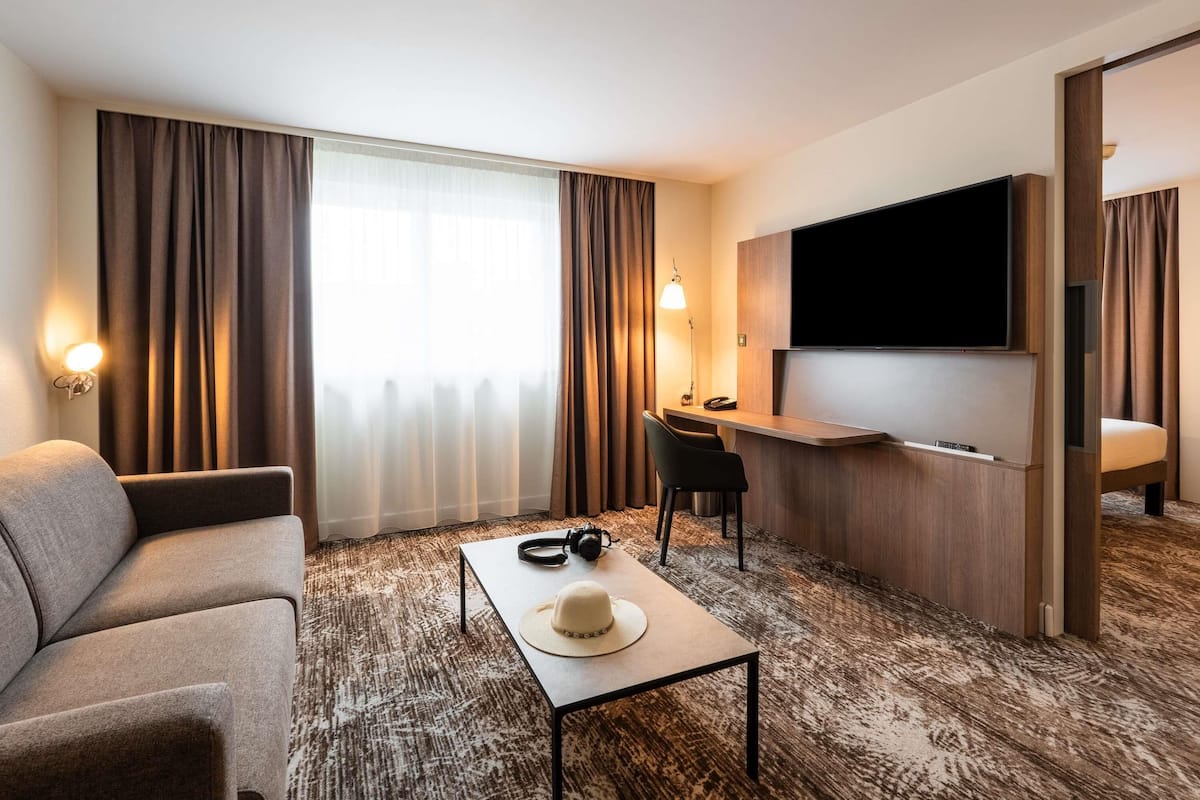 Suite, 1 kingsize-seng | Sengetøy av topp kvalitet, senger med overmadrass og minibar