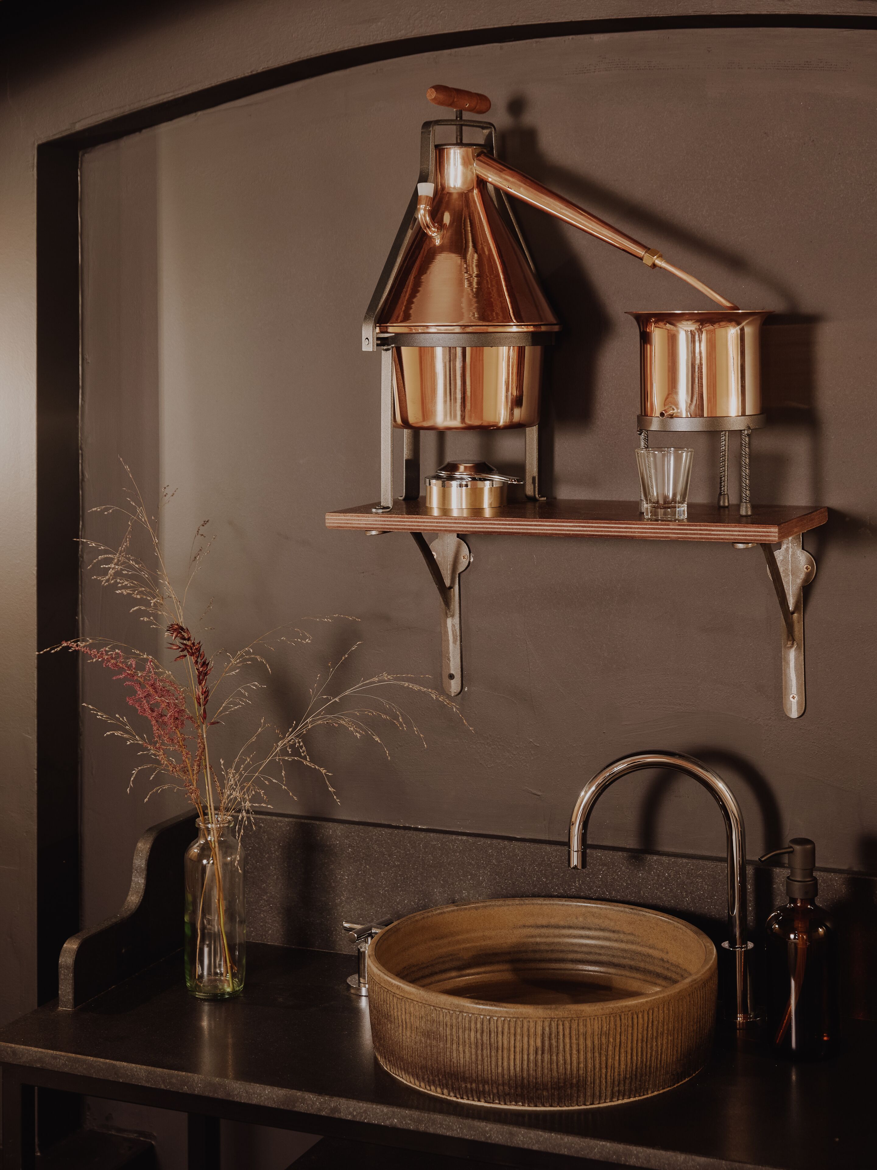 couples treatment room(s), hot stone massages, deep-tissue massages