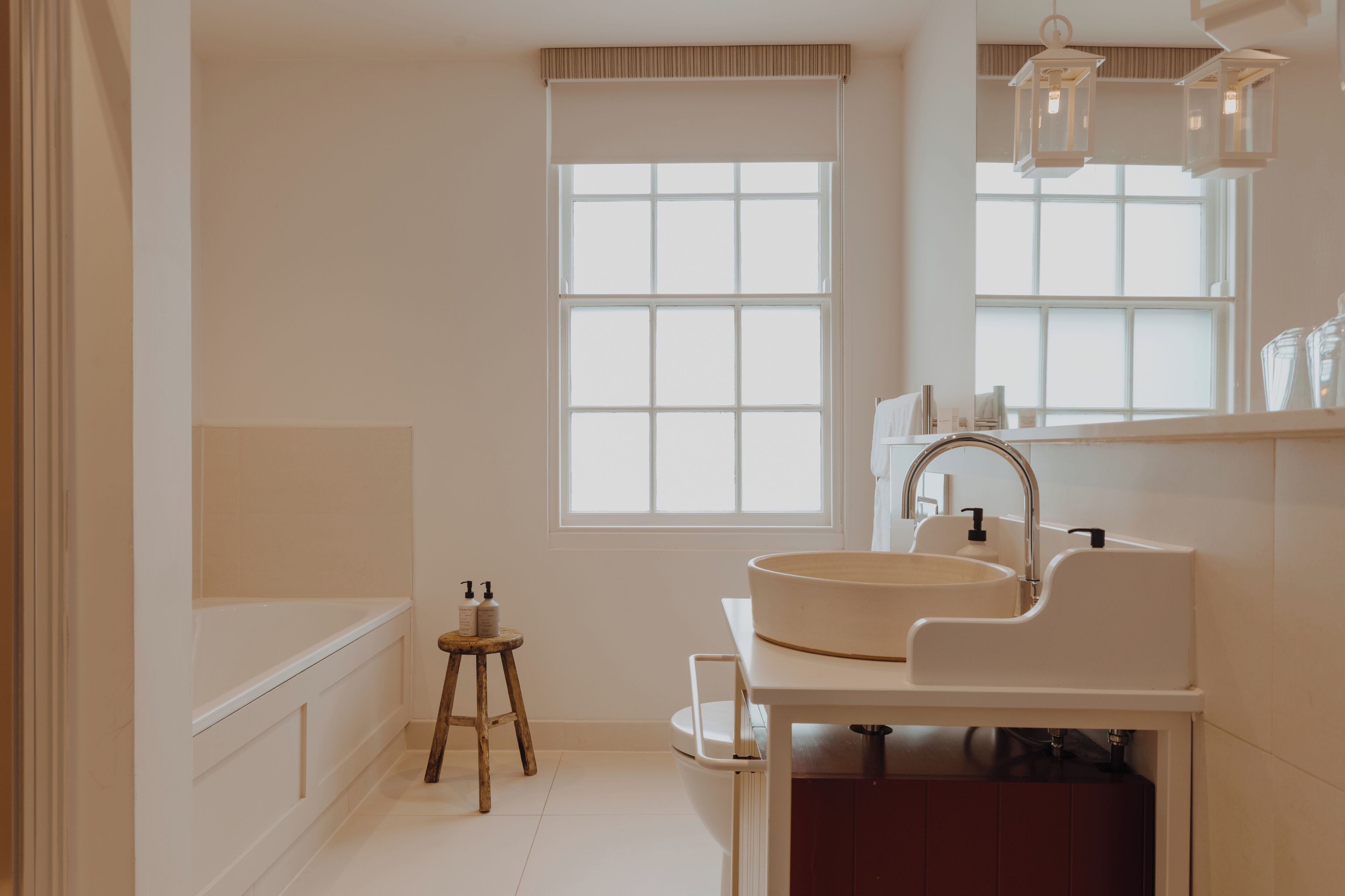 room (large guest room) | bathroom | designer toiletries, hair dryer, bathrobes, slippers