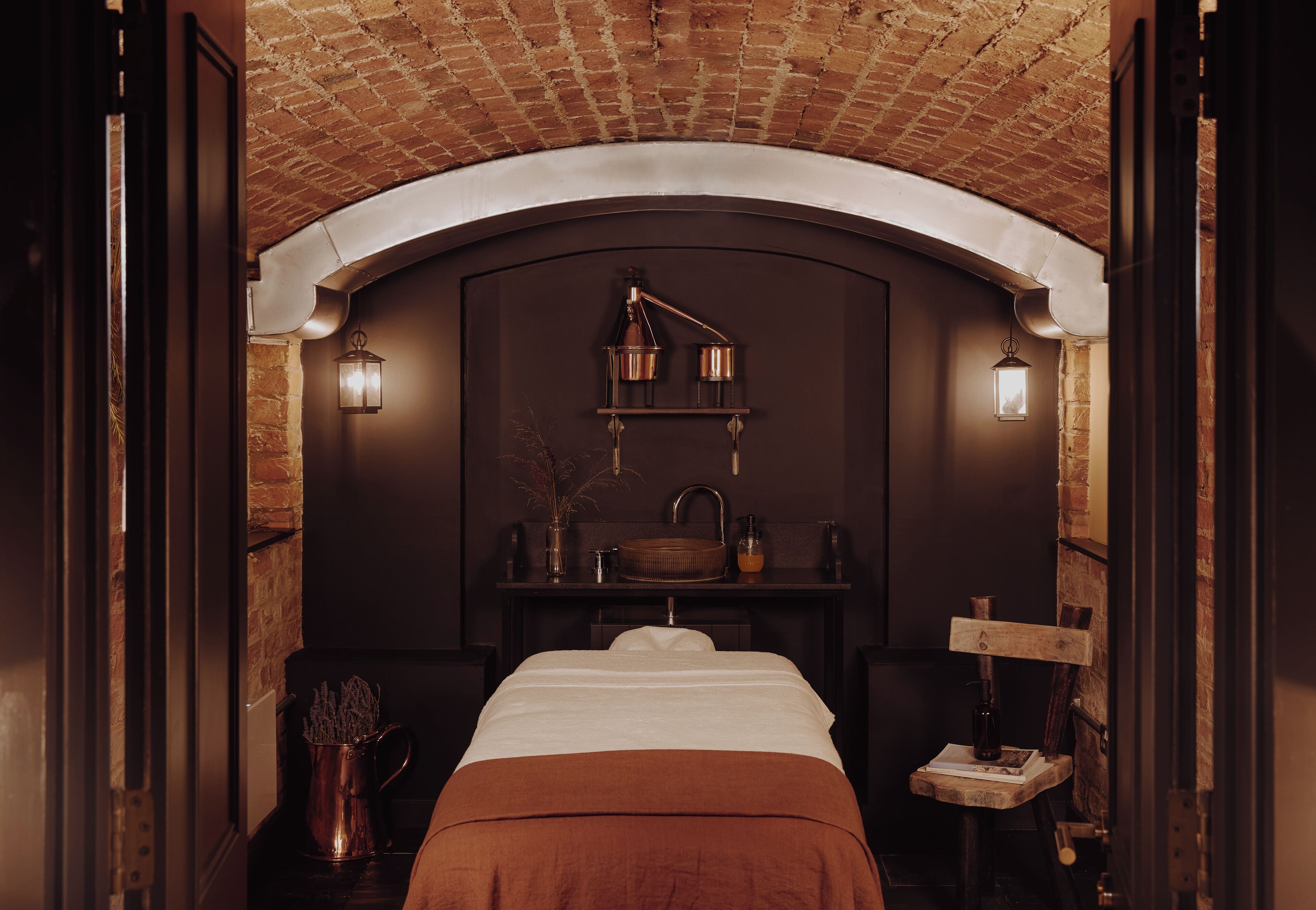 couples treatment room(s), hot stone massages, deep-tissue massages