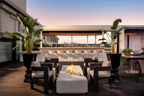 Bar (on property) - SLS Hotel, a Luxury Collection Hotel, Beverly Hills (Los Angeles)