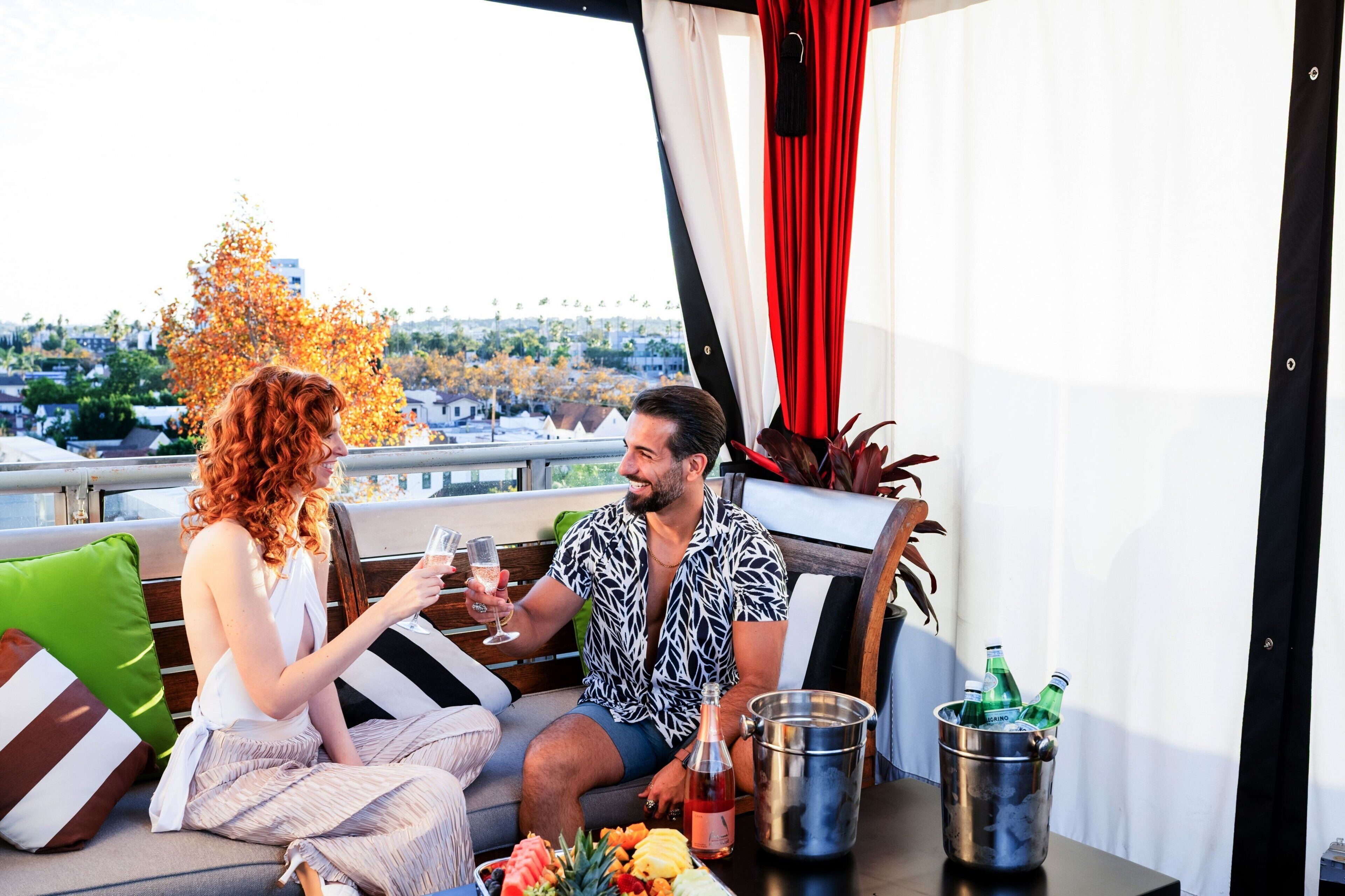 2 间餐厅，供应早餐