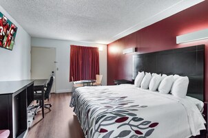 Escritorio, espacio para trabajar con laptop y wifi gratis 