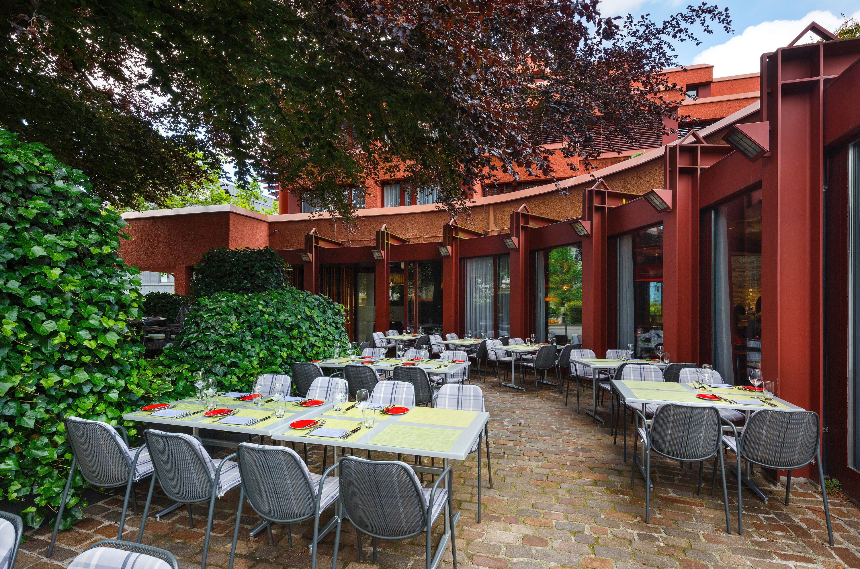 breakfast, lunch and dinner served