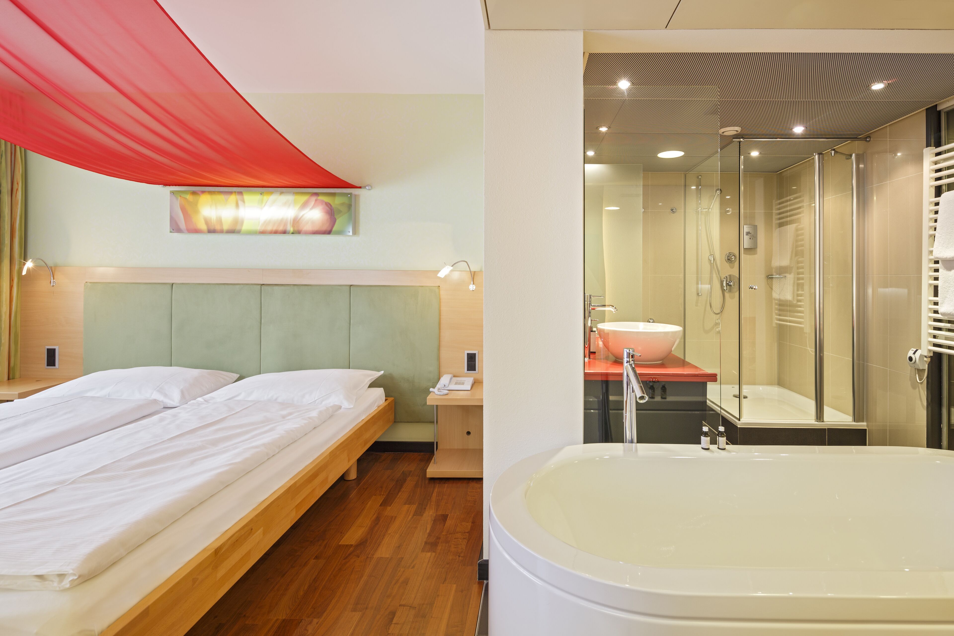 deluxe room, 1 double bed | bathroom | shower, hair dryer, slippers, towels