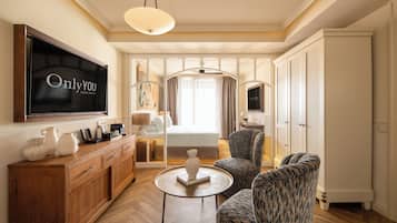 Junior-Doppelzimmer | Hochwertige Bettwaren, Minibar, Zimmersafe, Schreibtisch