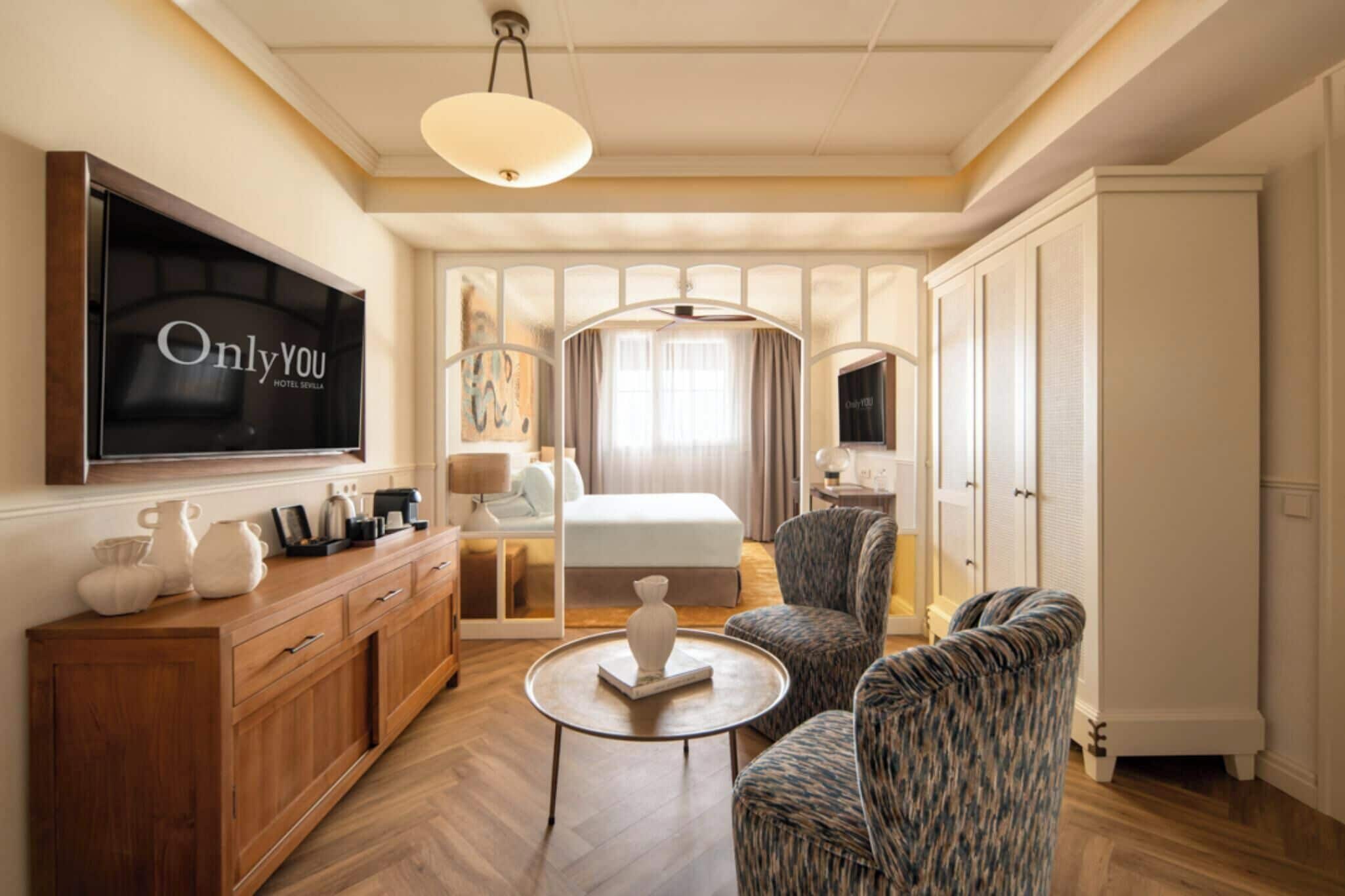 Luxe beddengoed, een minibar, een kluis op de kamer, een bureau