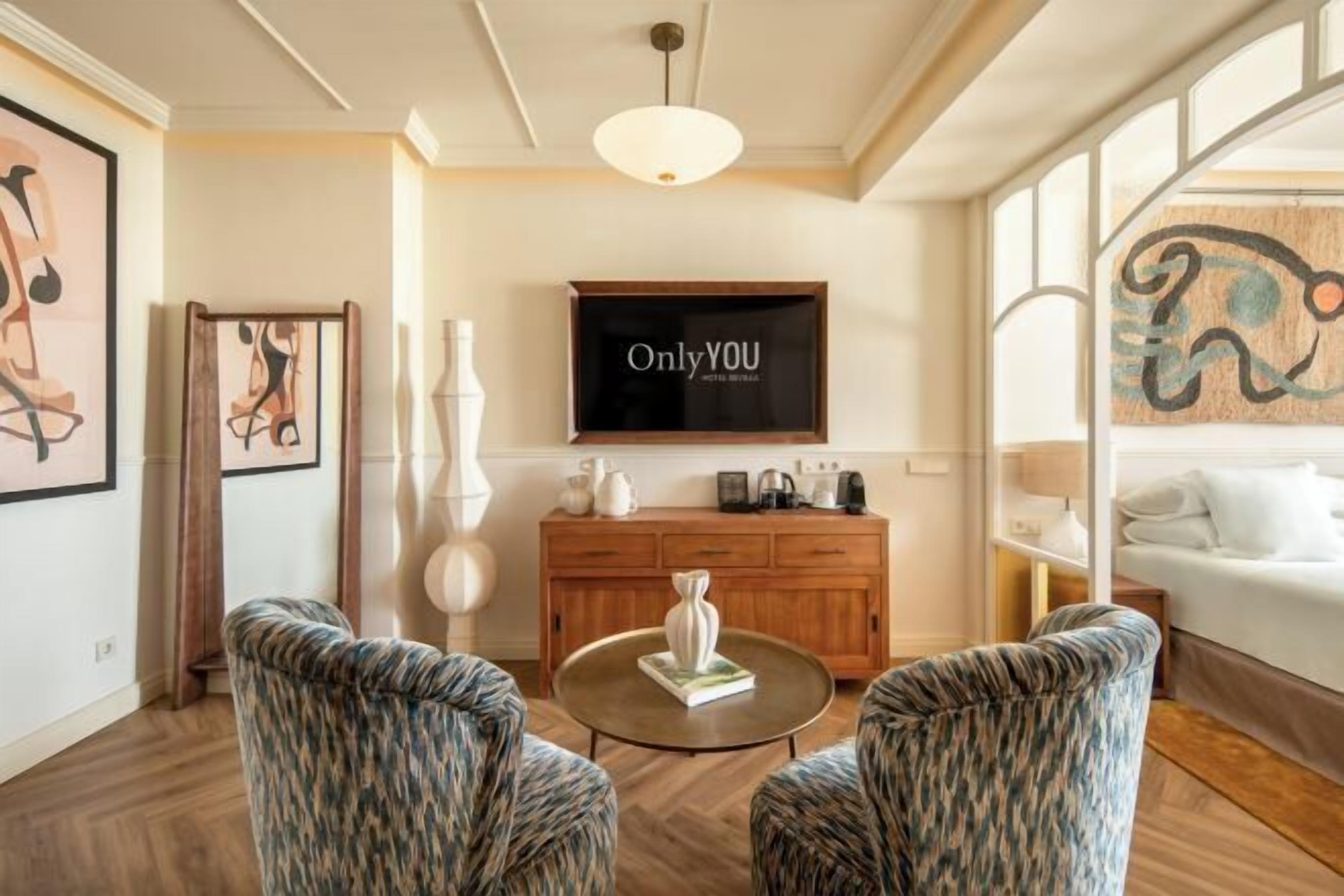 Ropa de cama de alta calidad y minibar 