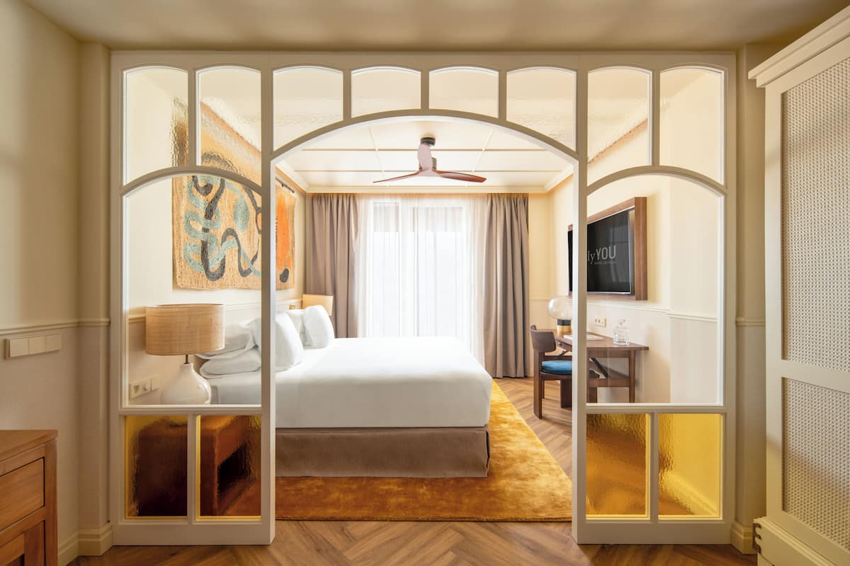 Junior Double Room | Premium bedding, minibar, in-room safe, desk
