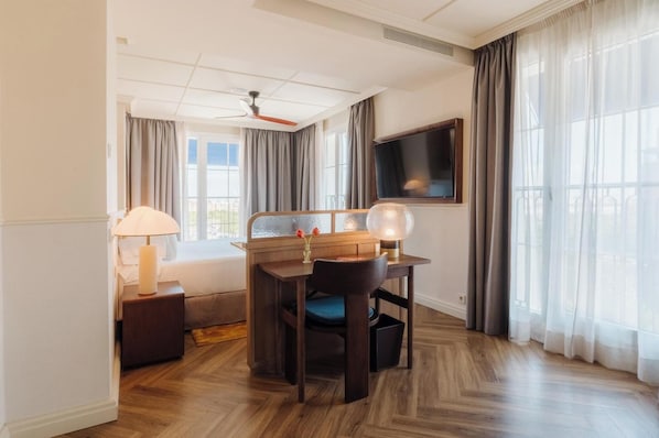Executive Suite | أغطية فراش متميزة وميني بار وخزنة داخل الغرفة ومكتب