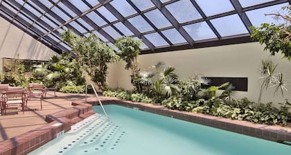 Ramada Hotel & Conf Center by Wyndham Augusta Downtown